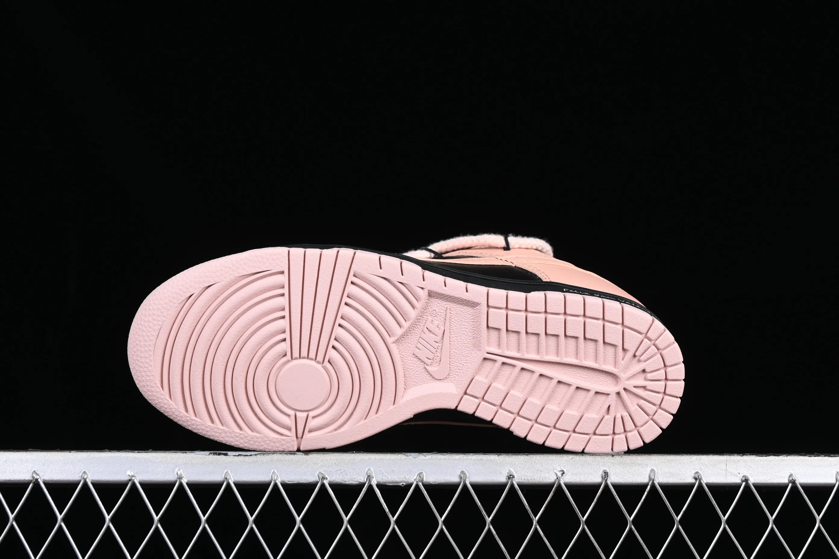 All Categories Nk SB Dunk Series Nk SB Dunk Low Low-top Sneakers Nk Dunk Low Steam Puppet Midnight Whiskey Sweet Cool Style Customized Deconstructed Strap Casual Sneakers DD1503-601